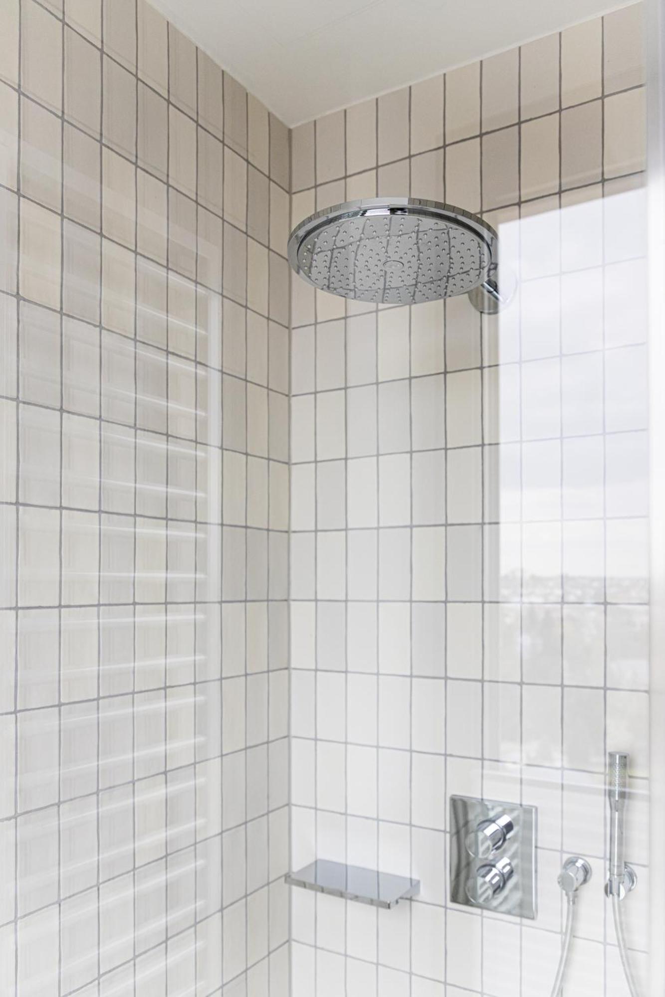 Stuttgarter Tor - Apartments 罗伊特林根 客房 照片